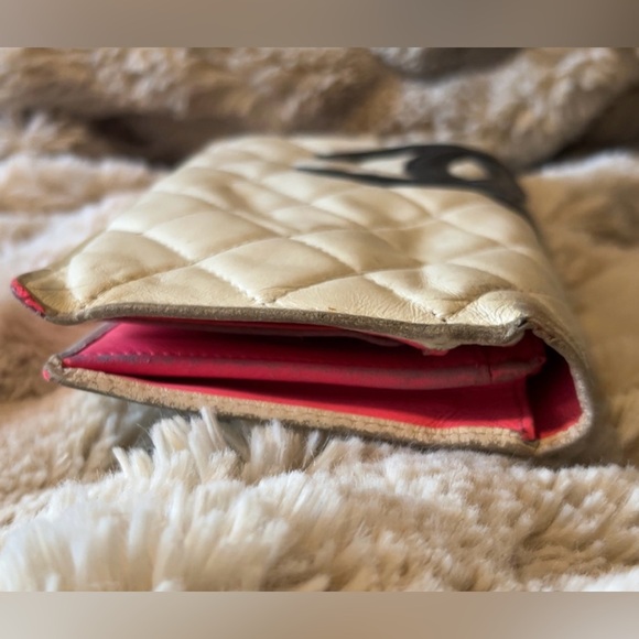 Chanel |Chic Lambskin White Cambon Quilted Women's Wallet - Picture 5 of 15